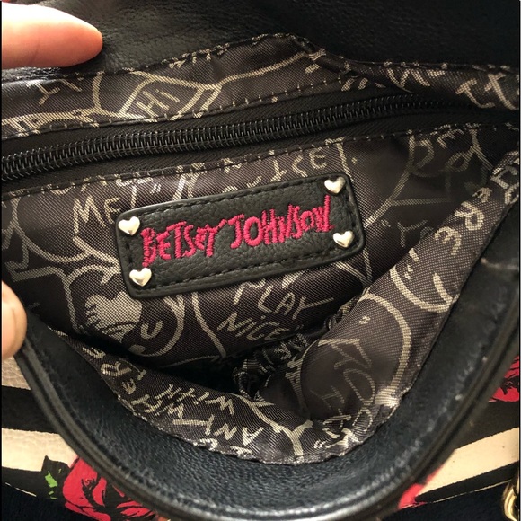 Betsey Johnson Crossbody - Picture 4 of 8
